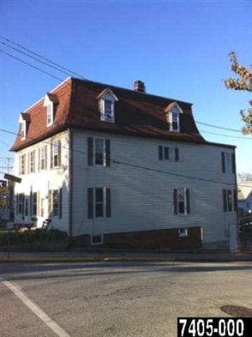 Building Photo - 401-403 W Broadway St