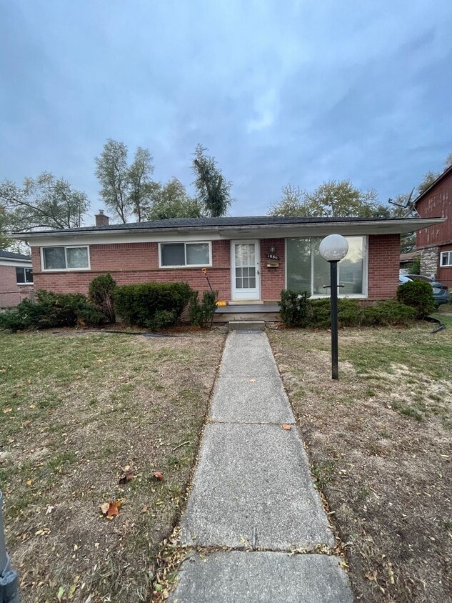 Foto principal - Three Bedroom Home for Rent in West Willow!