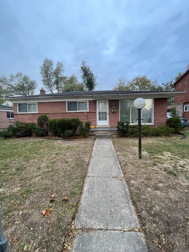 Building Photo - 1086 Lori St