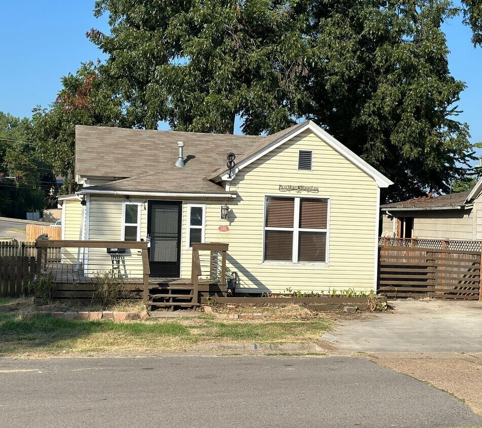 Foto principal - $1,500.00 Move-in-special