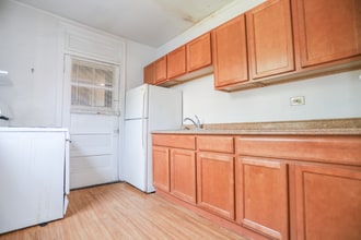 Building Photo - 4246 N Francisco Ave