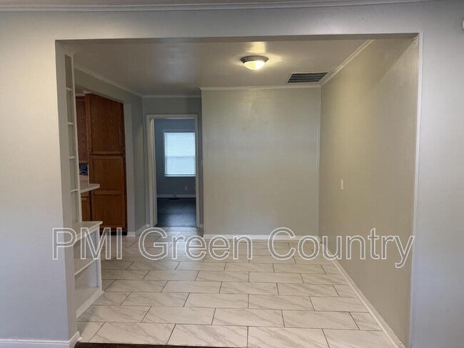 Building Photo - 4357 S Rockford Pl