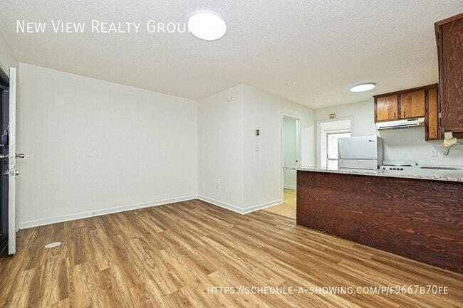 Building Photo - 220 McDade Rd