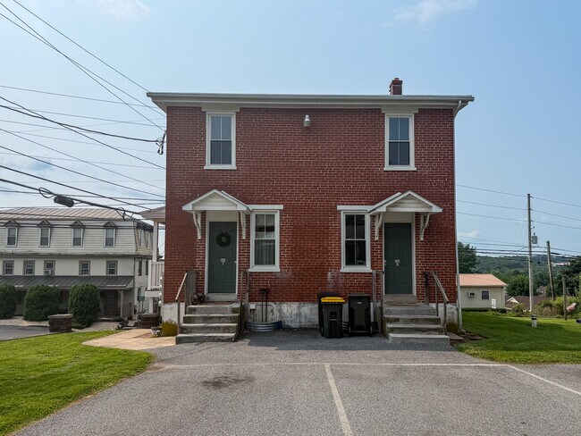 Foto del edificio - 504 Fivepointville Rd