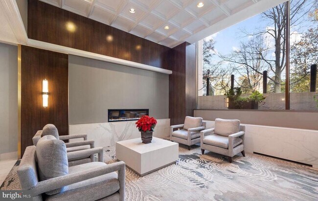 Foto del edificio - 5500 Friendship Blvd