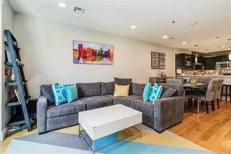 Building Photo - 626 Grand St