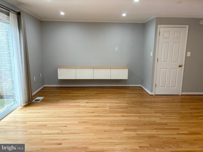 Building Photo - 784 Princeton Pl