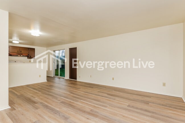 Foto del edificio - 5989 Chatsworth Dr