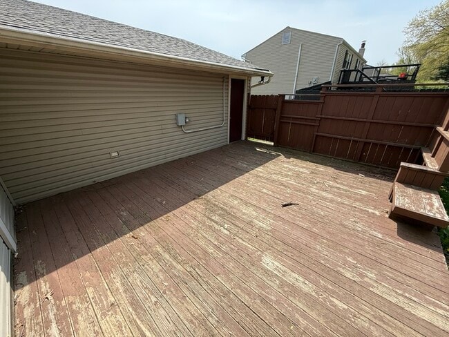 Building Photo - Stunning 3 beds 1.5 baths in Mineral Ridge