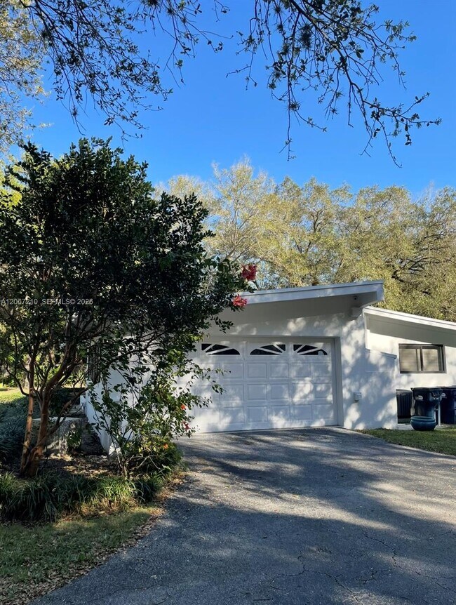 Foto del edificio - 8250 SW 108th St