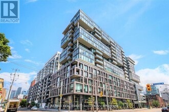 Building Photo - 111 Bathurst St