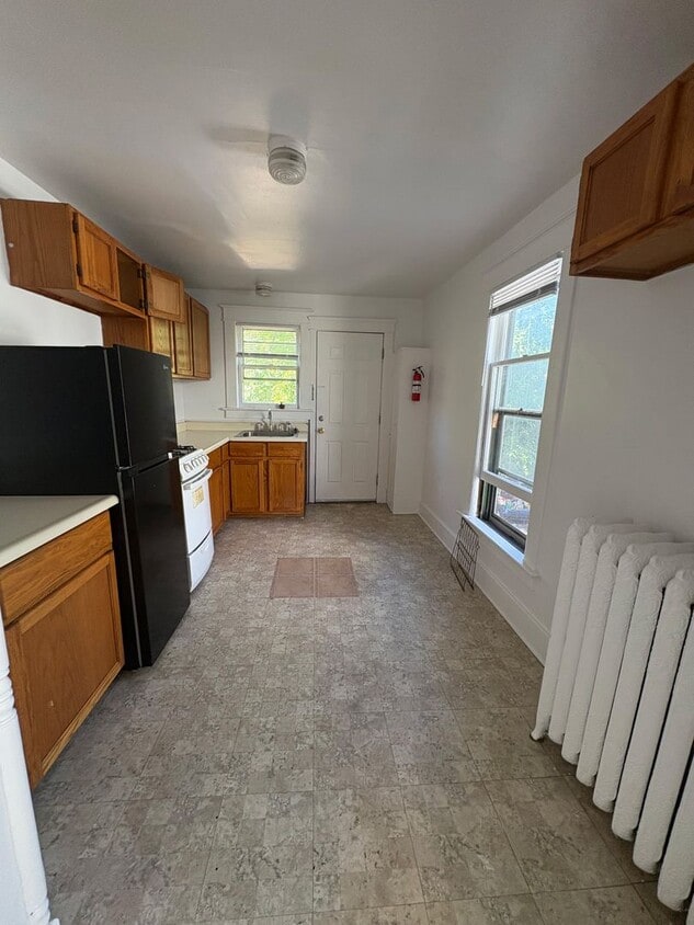 Building Photo - 119 College Pl