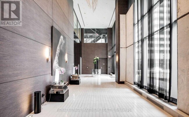 Building Photo - 33 Shore Breeze Dr