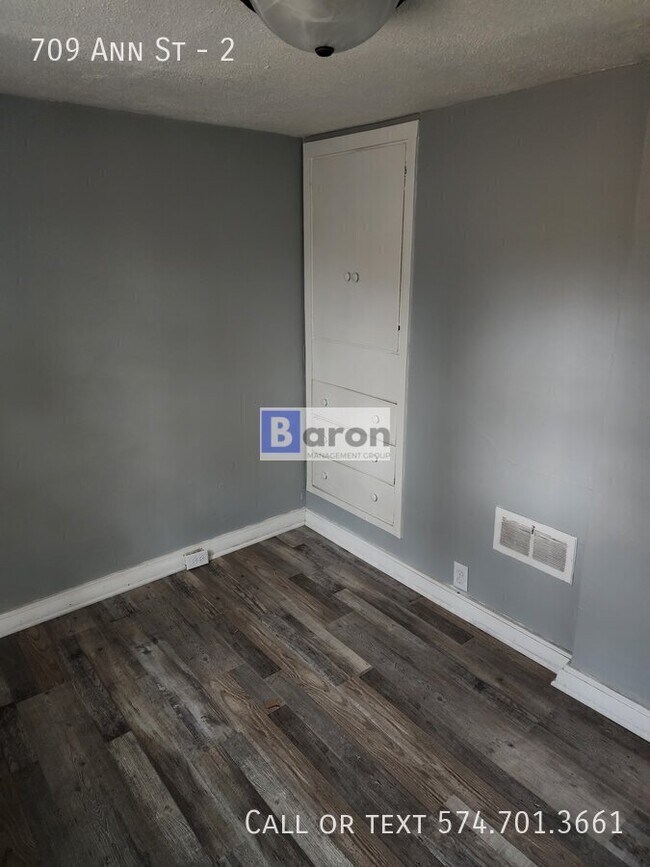 Foto del edificio - 709 Ann St