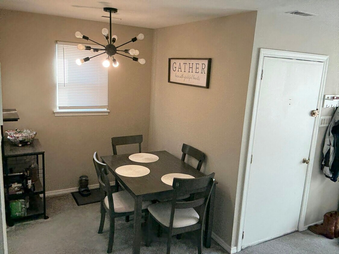 Foto principal - 9481 Woodbridge Rd