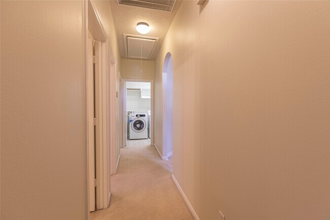 Foto del edificio - 16414 Reddingford Ln