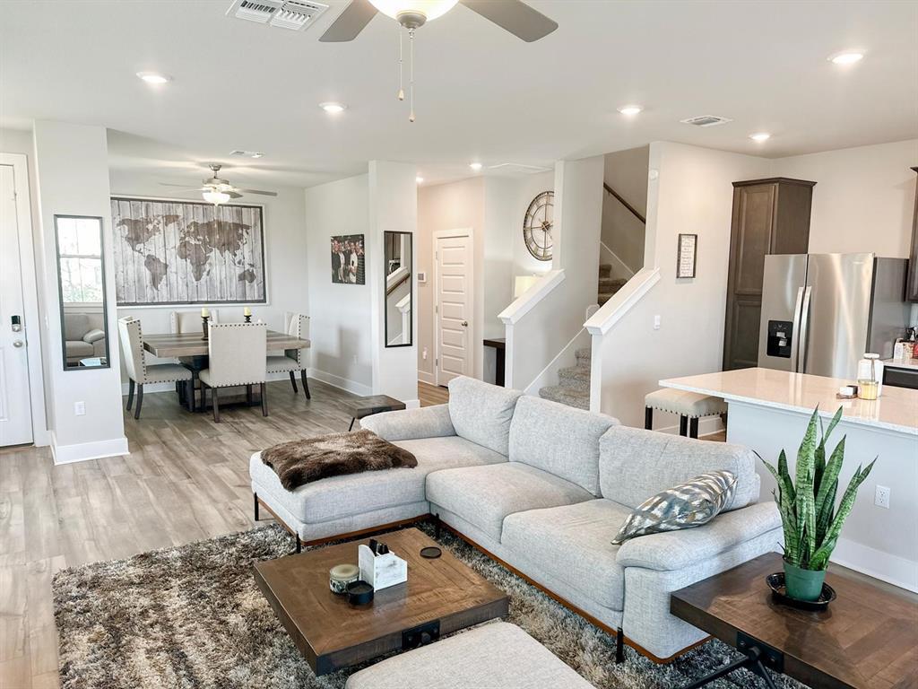 Primary Photo - 7212 Travertine Spring Dr