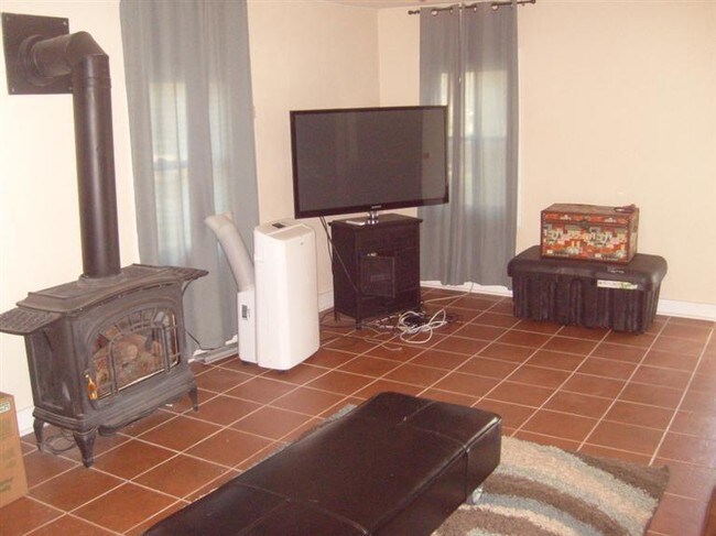 Foto del edificio - 602 W 12th St