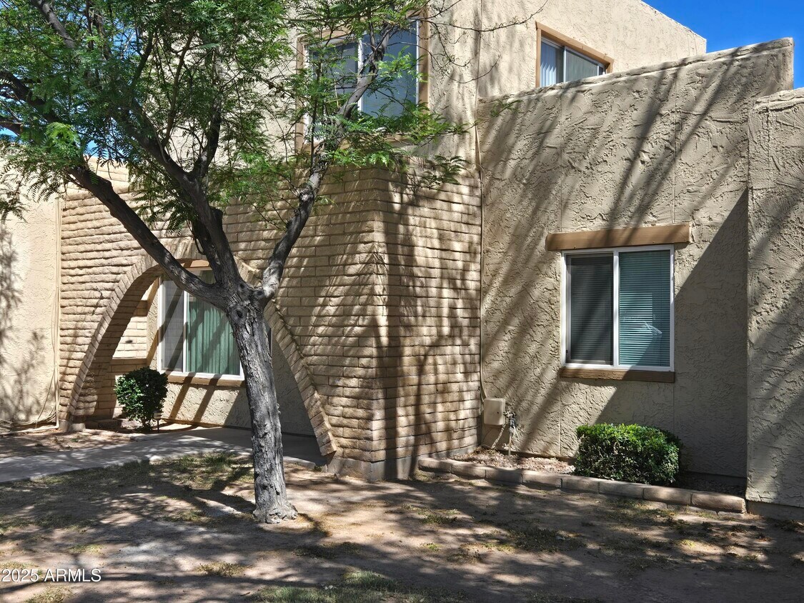 Primary Photo - 2168 E Minton Dr