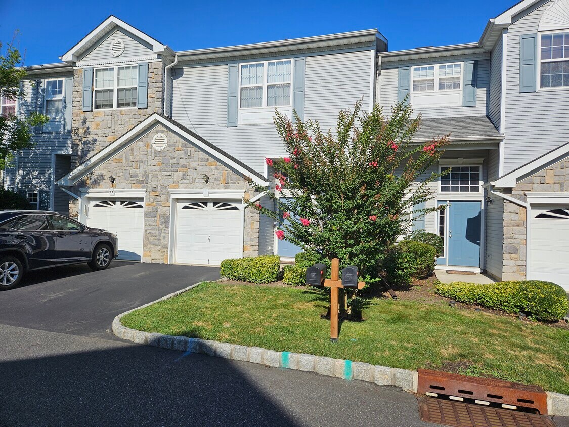 27 Harbor Bay Cir Unit 27, South Amboy, NJ 08879 Condo for Rent in