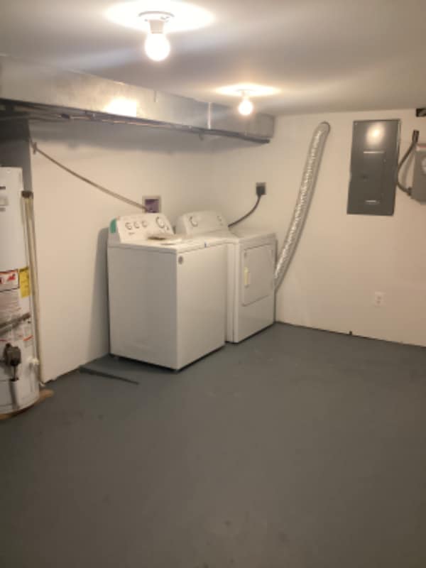 Building Photo - 411 N Belnord Ave