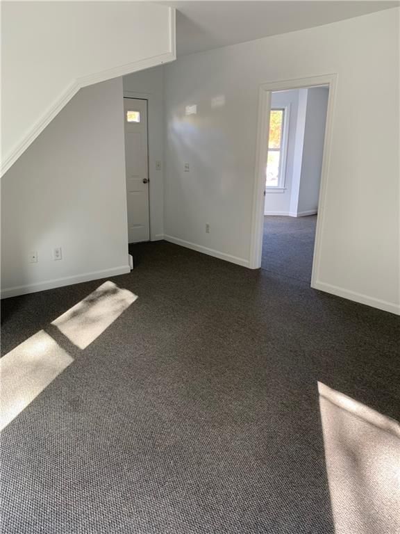 Building Photo - 453 Pond St