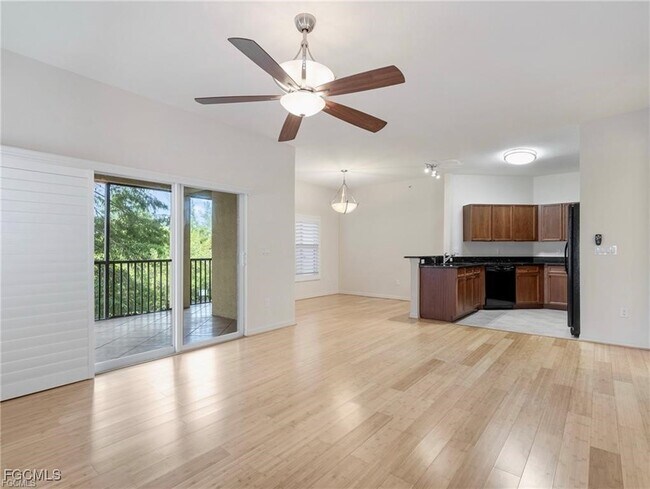 Building Photo - 10060 Lake Cove Dr