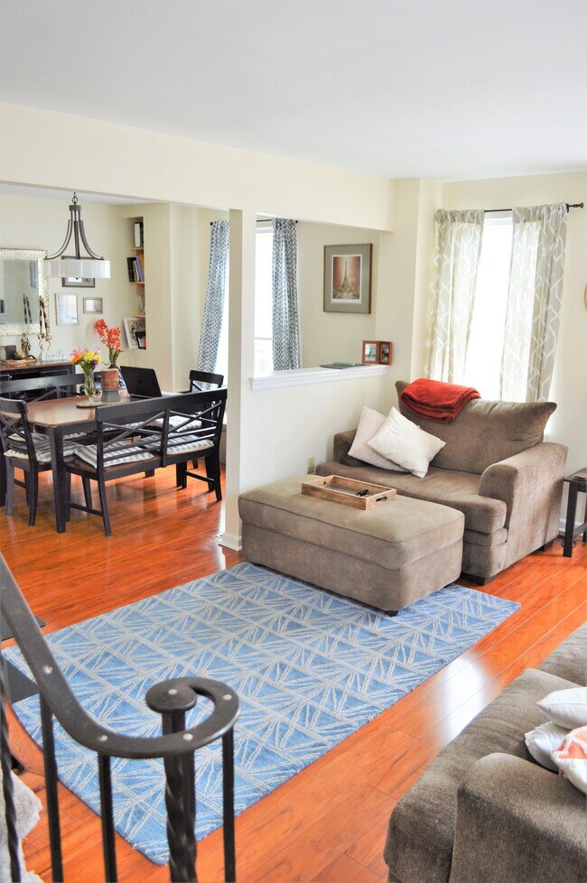 Building Photo - 117 47th St