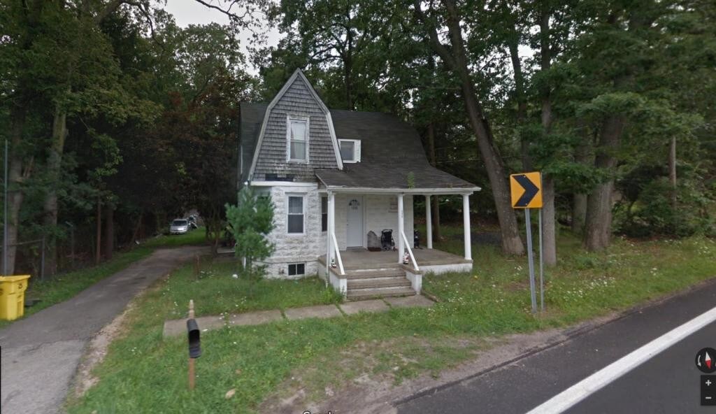 Primary Photo - 1090 Ridge