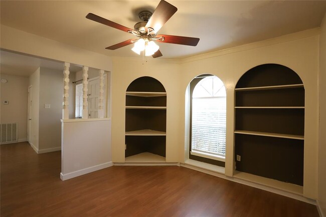 Foto del edificio - 2622 Longleaf Pines Ln