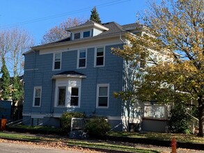 Building Photo - 563 N Simpson St