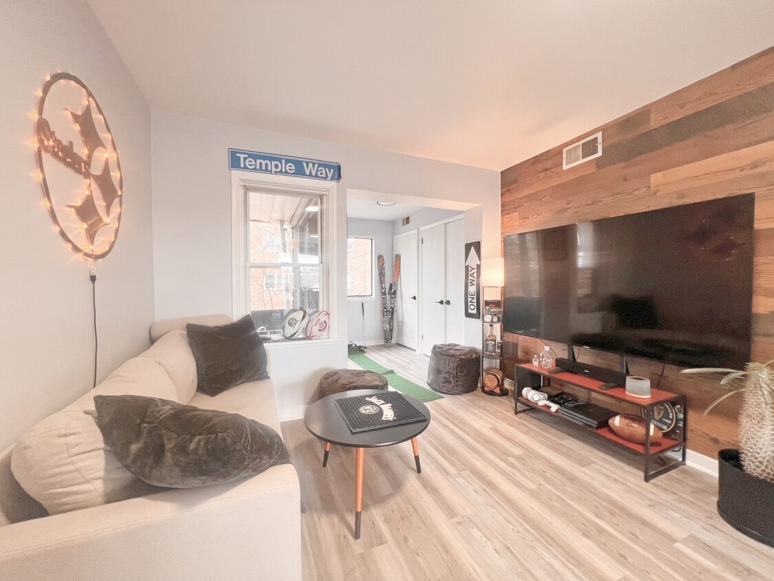 Foto principal - 5737 Hobart St