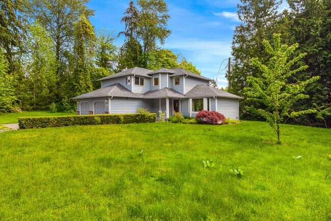 Building Photo - 3-Bedroom 2.5 Bathroom House with Privacy