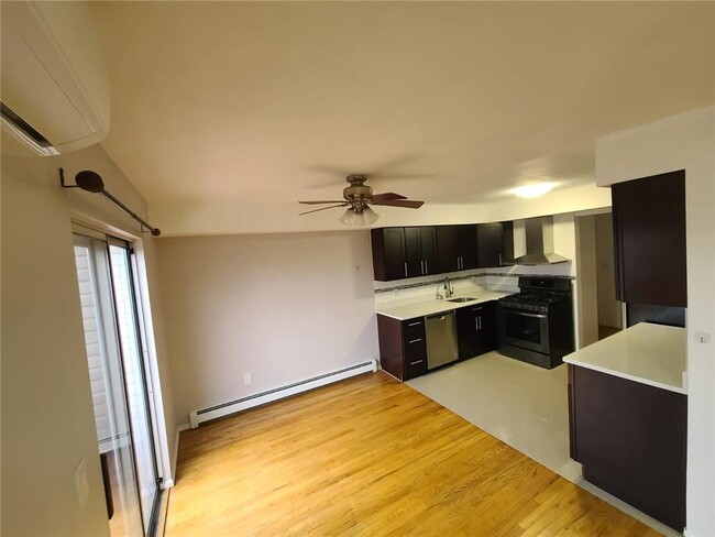 Building Photo - 219 Mosel Ave