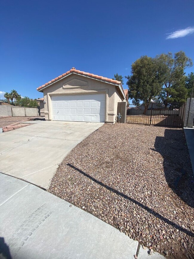 Building Photo - AMERICANA Property Mgmt - 1 story, 4 Beds ...