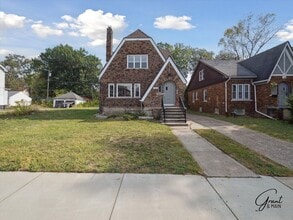 Building Photo - 4190 Bedford St