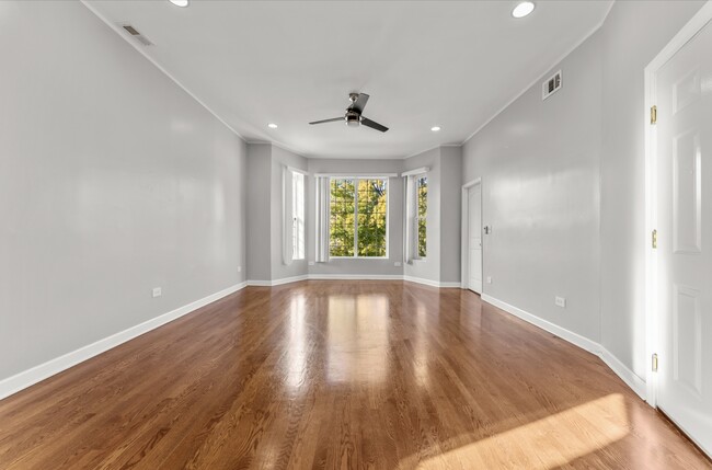 Building Photo - 803 S Karlov Ave