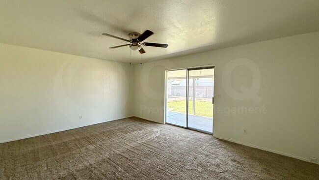 Foto del edificio - 4607 E Glencove St