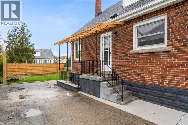 Building Photo - 2 Wardrope Ave