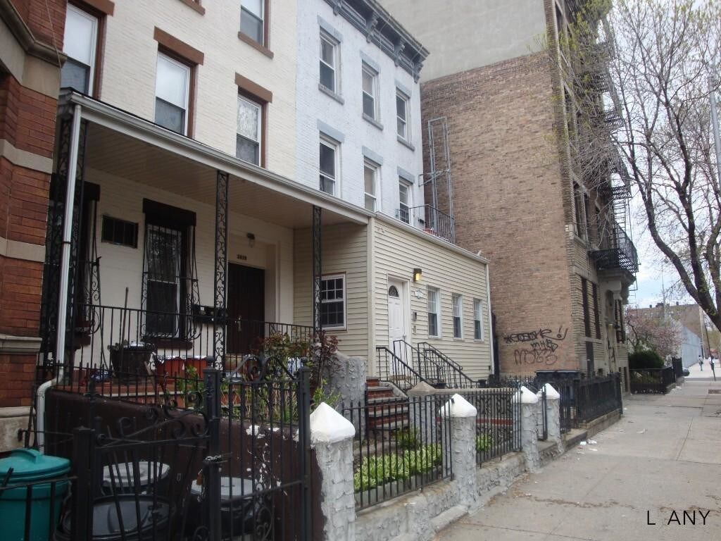 Building Photo - 2419 Lorillard Pl