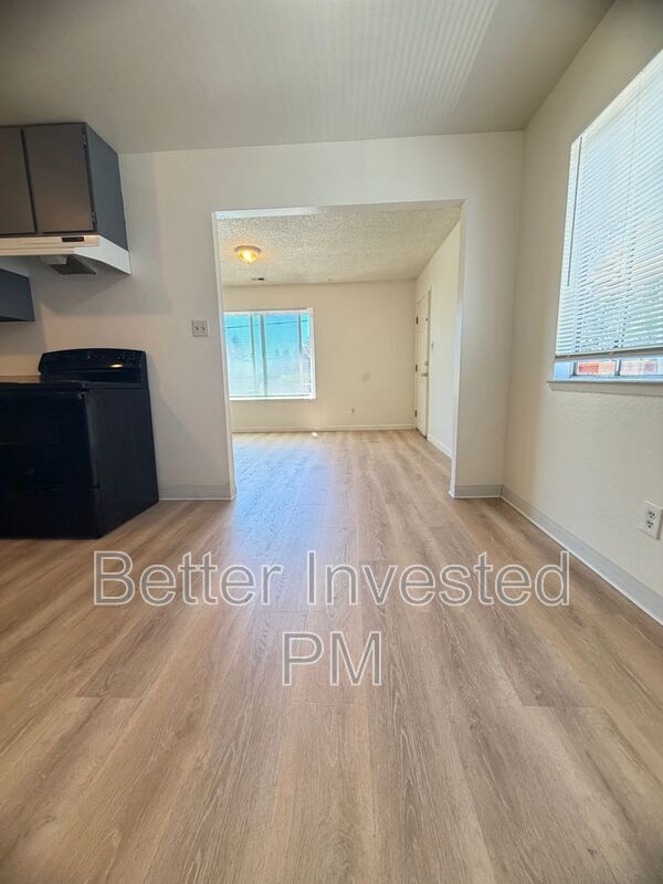 Building Photo - 304 Cooper Ln