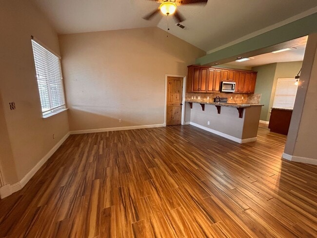 Building Photo - Nice house for rent in Farmersville