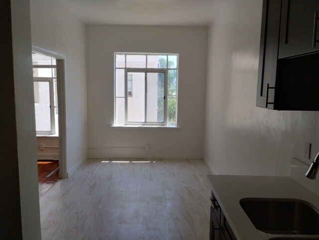 Foto del edificio - 901 S Kingsley Dr