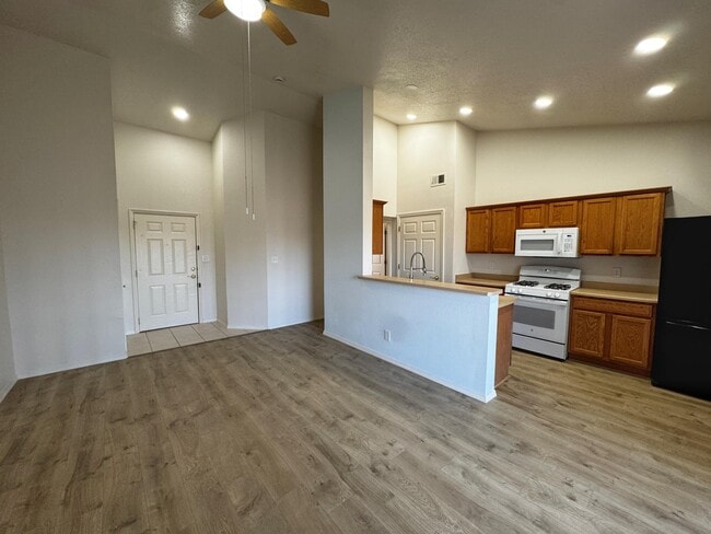 Foto del edificio - 1109 Meadowlark Way SE