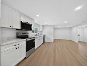 Building Photo - 13337 30th Ave NE