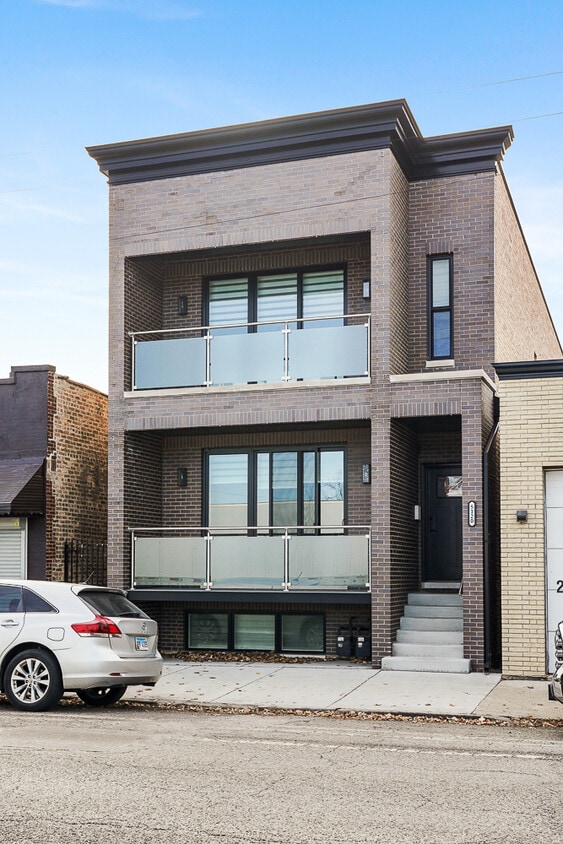 Foto principal - 5120 N Elston Ave