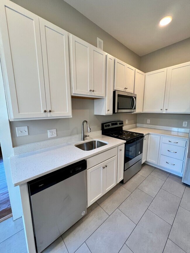 Foto del edificio - 2801-2803 E Marshall Street