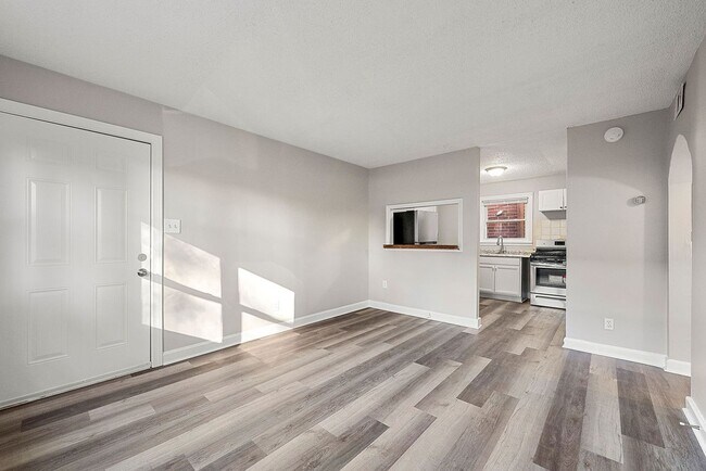 Foto del edificio - 592 Cooper St SW
