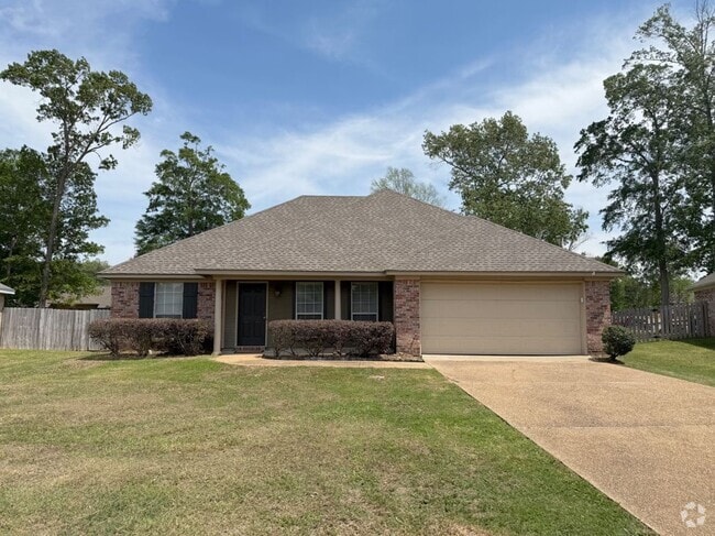 Building Photo - 104 W Pinebrook Dr
