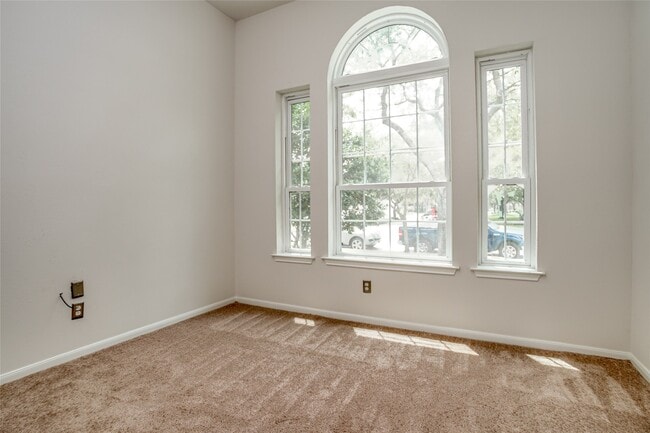 Building Photo - 5818 Pebble Bank Ln